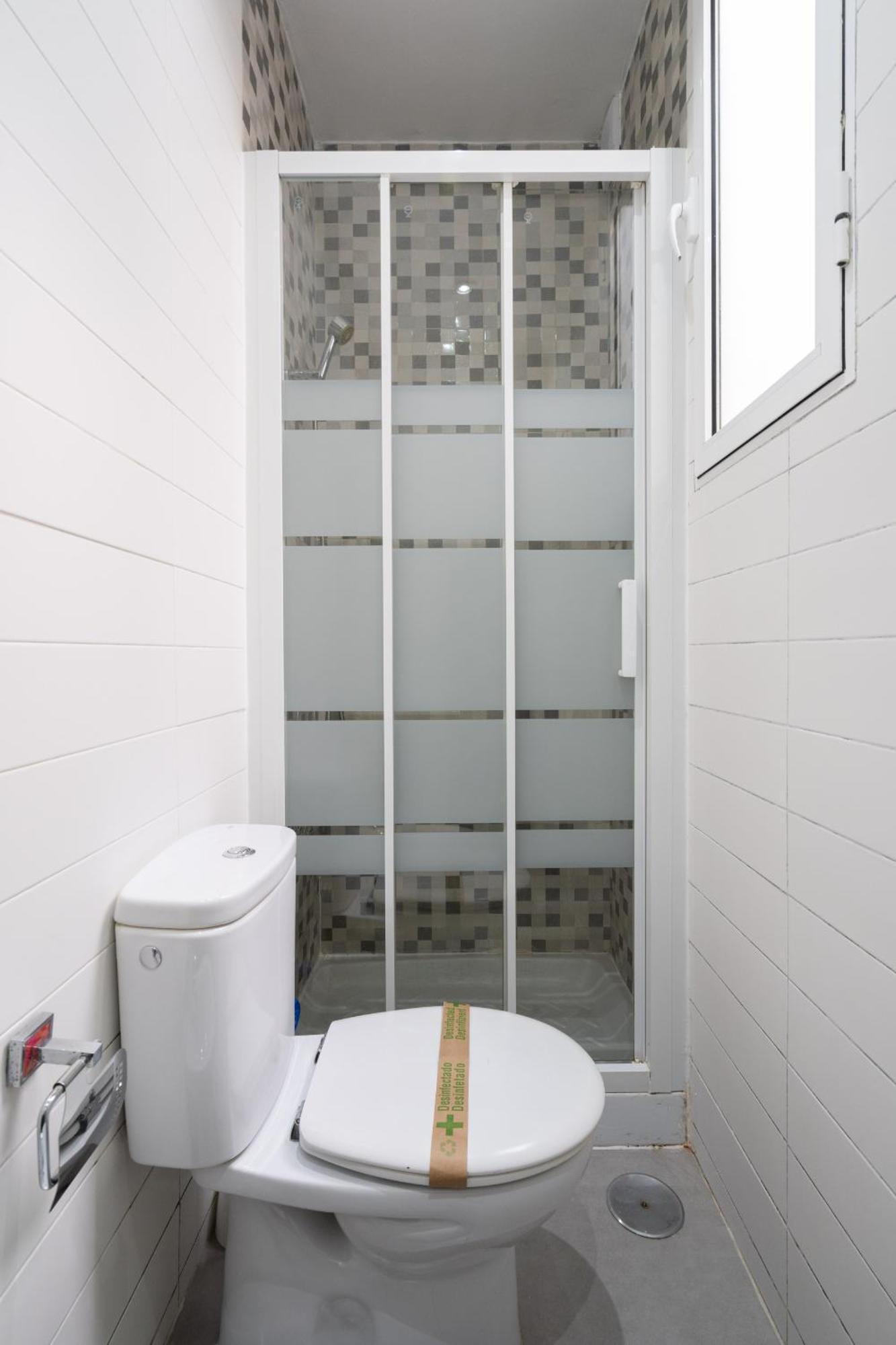 Apartamento En Chueca Para 4 Personas Alquiler Temporal Madrid Ngoại thất bức ảnh